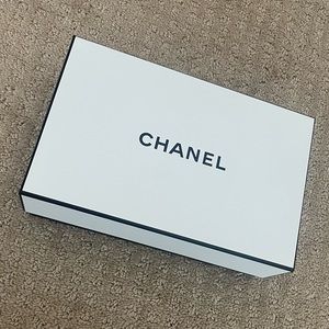 Chanel box